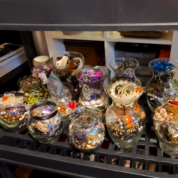 Jewelry - Lots and Lots of jewelry to sell